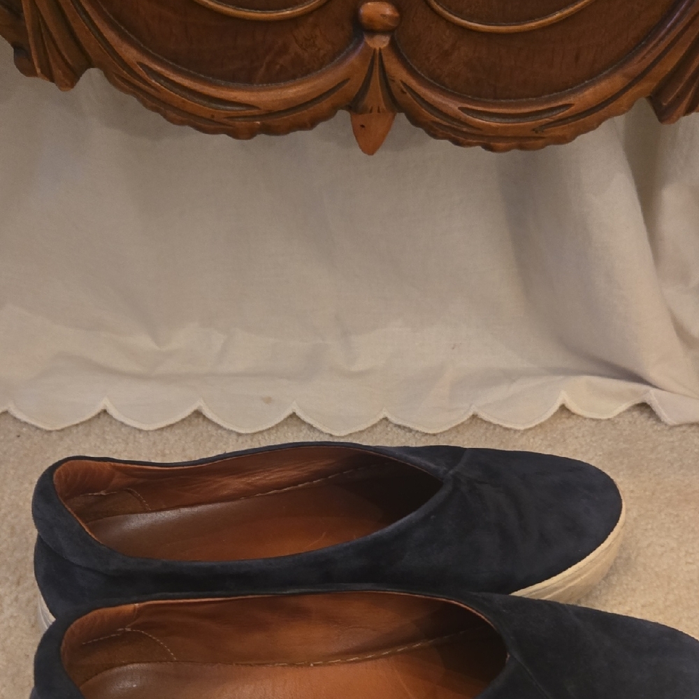 Elegant Navy Women's Flats From COS